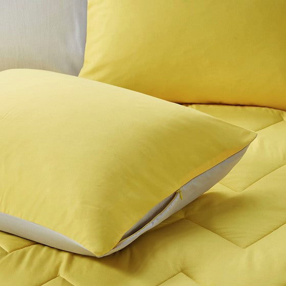 Trixie Reversible Comforter Mini Set