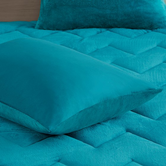 Kai Quilted Reversible Microfiber to Plush Comforter Set (Teal)