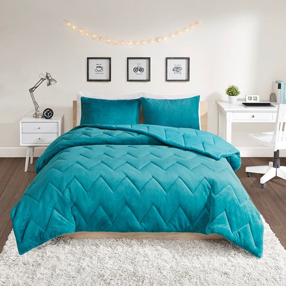 Kai Quilted Reversible Microfiber to Plush Comforter Set (Teal)