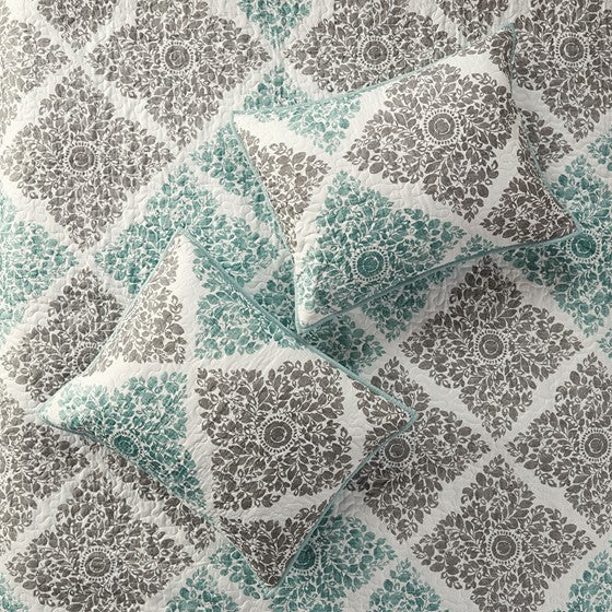Claire 6 Piece Printed Quilt Set with Throw Pillows