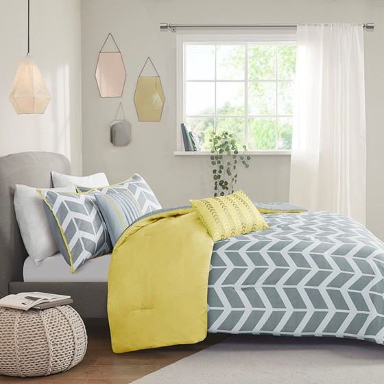 Nadia Comforter Set (Yellow)