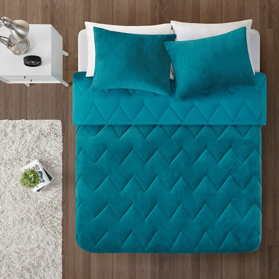 Kai Quilted Reversible Microfiber to Plush Comforter Set (Teal)