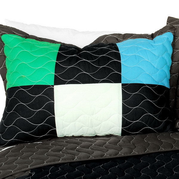 Fatal Attraction 2 Vermicelli-Quilted Patchwork Plaid Quilt Set Twin